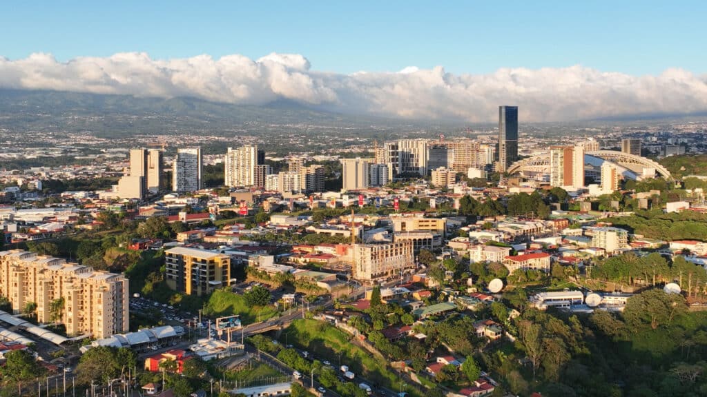 Skyline view of San José, Costa Rica, with mountains in the background